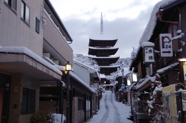 八坂の塔　雪06